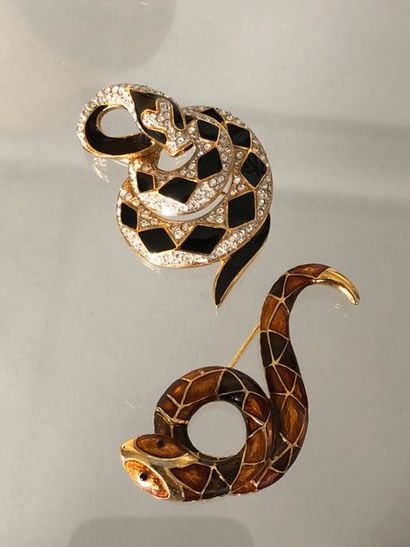 null 2 Broches serpent en métal doré émail et strass 

Hauteur : 5,5 et 6 cm