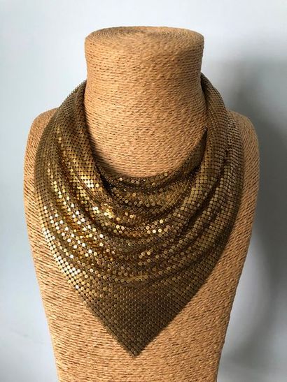 null WHITING & DAVIS 

Collier foulard en métal doré 

Longueur : 47 cm