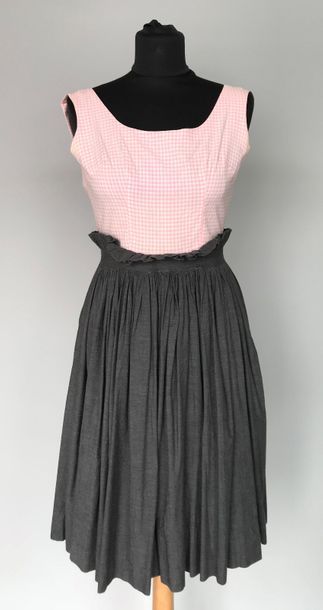 null JANE LEND 

Robe en vichy rose et coton gris - circa 1960 - taille 36