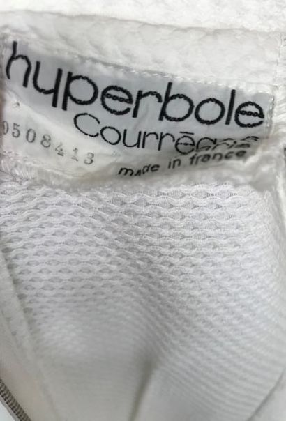 null HYPERBOLE COURREGES Paris 

Robe longue en piqué de coton blanc - circa 70 -...