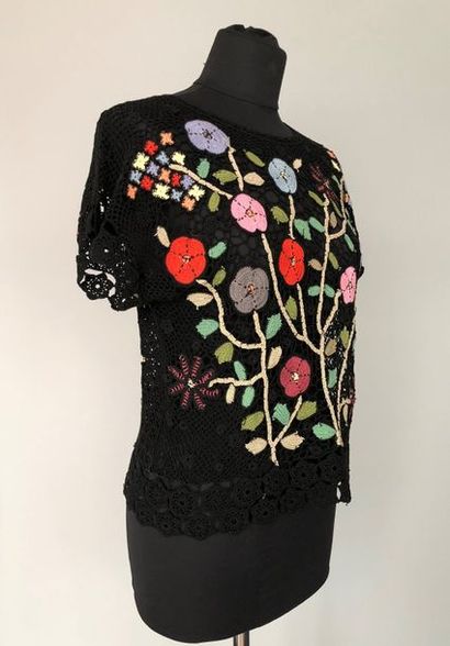 null Top en crochet noir et fleurs polychromes circa 1970 - taille 38