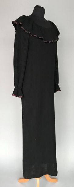 null CHRISTIAN DIOR Lingerie 

Robe d'intérieur en jersey noir à côtes et galon de...