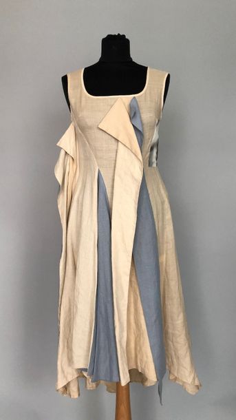 null COMME DES GARCONS 

Robe en lin beige et gris à pans circa 1990 - taille 38