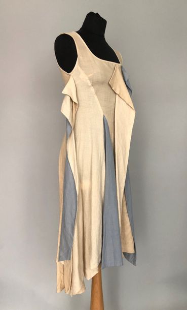 null COMME DES GARCONS 

Robe en lin beige et gris à pans circa 1990 - taille 38