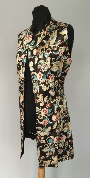 null Tunique à manches courtes en satin noir imprimé floral polychrome - circa 1930...