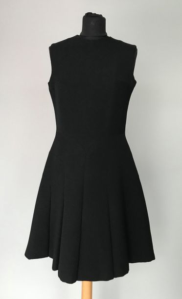 null PISANTI Paris 

Robe trapèze en lainage noir - circa 1960 - taille 40