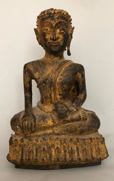 null BIRMANIE

Bouddha en bronze laqué en position de la prise de la terre à témoin...