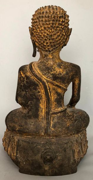 null BIRMANIE

Bouddha en bronze laqué en position de la prise de la terre à témoin...