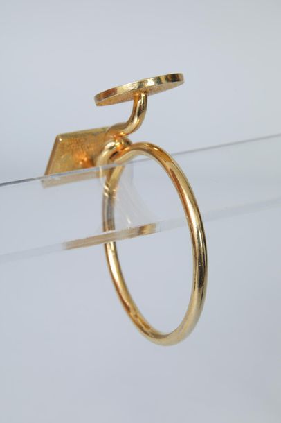 null BONETTI et GAROUSTE pour L' ARCADE Paris 

Bracelet croisé en métal doré et...