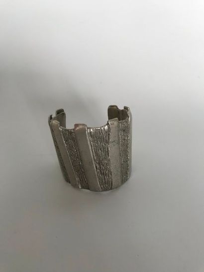 null Bracelet manchette ouverte en aluminium, circa 80 - 5,5 x 5,5 cm