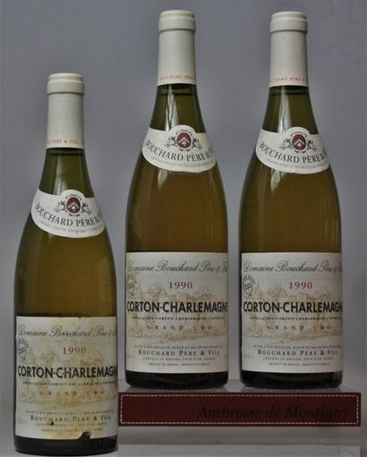 null 3 bouteilles CORTON CHARLEMAGNE Grand cru - BOUCHARD 1990 

Une étiquette a...