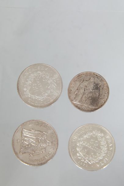 null Lot de 3 pièces de 50FF argent (1976 - 1977 - 1978) - 1 pièce de 10F argent...