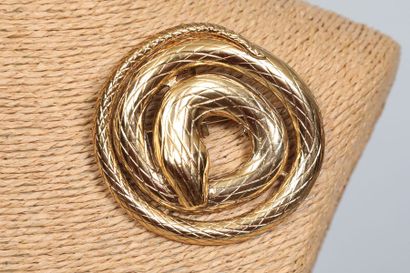 null YVES SAINT LAURENT Rive Gauche

Broche pendentif serpent en métal doré - Dimensions...