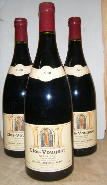 null 3 magnums CLOS VOUGEOT - MUGNERET 1988 1 étiquette très légèrement griffée....