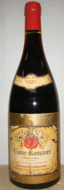 null 1 magnum VOSNE ROMANEE - MUGNERET GIBOURG 1982 Etiquette tachée, légèrement...