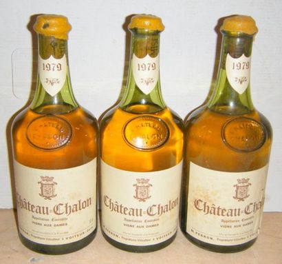  3 bouteilles CHÂTEAU-CHALON "VIGNE AUX DAMES" - M.PERRON 1979 Etiquettes tachées...