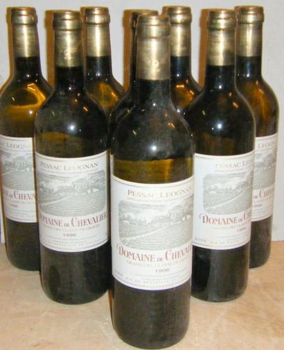 null 8 bouteilles DOMAINE DE CHEVALIER BLANC 1996