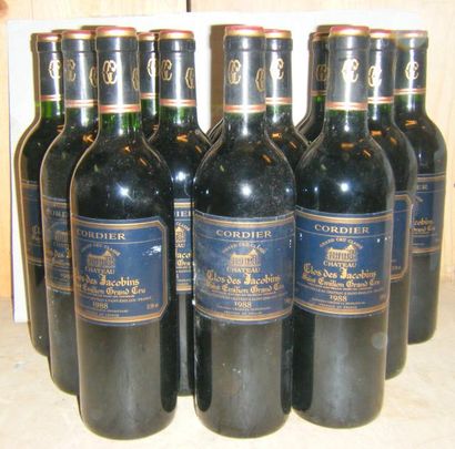 null 12 bouteilles CLOS DES JACOBINS 1988 1 étiquette abîmée, 1 légèrement griffée...