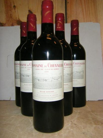 null 6 bouteilles DOMAINE DE CHEVALIER ROUGE 1998 Caisse bois d'origine incomplète...