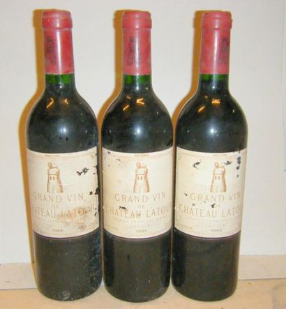 null 3 bouteilles LATOUR1986 Etiquettes tachées et légèrement griffées. Label stained,...
