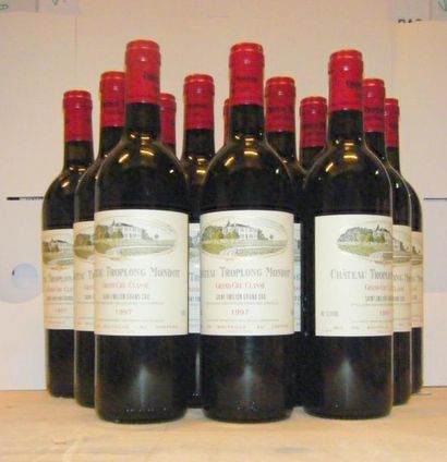 null 12 bouteilles TROPLONG MONOT 1997 Caisse bois d'origine. Original wood case...