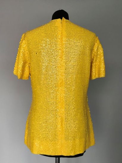 null GUY LAROCHE Diffusion 

Tee shirt à sequins jaunes - Taille 42 (quelques ma...