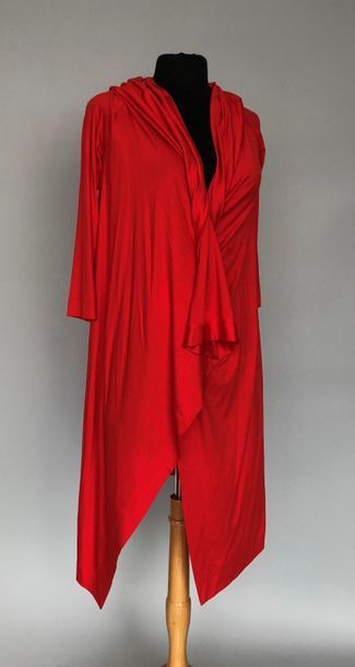 null VIVIENNE WESTWOOD 

Robe drappée en coton rouge et noir circa 2000 - taille...