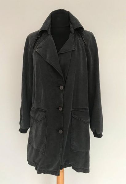 null MARTIN MARGIELA Ligne 6

Veste en coton gris ardoise manches amovibles, circa...