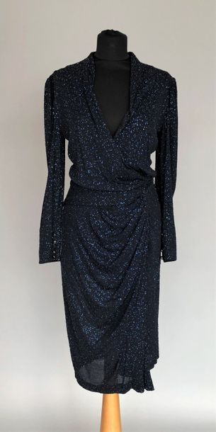 null LES NUITS D'ELODIE

Robe de cocktail en crêpe de soie bleu nuit brodé de plumetis,...