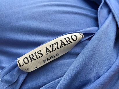 null LORIS AZZARO Paris 

Robe en jersey bleu lavande strass et pailettes dorées...