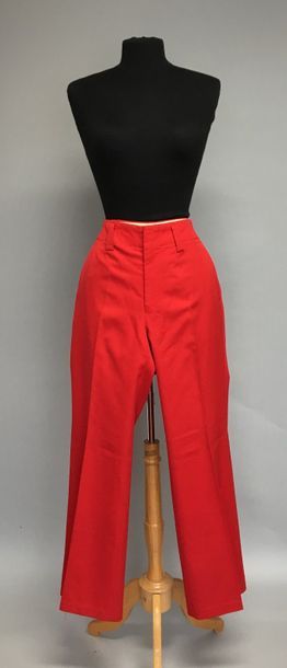 null COMME DES GARCONS par JUNYA WATANABE

Pantalon en lainage rouge, circa 1990...