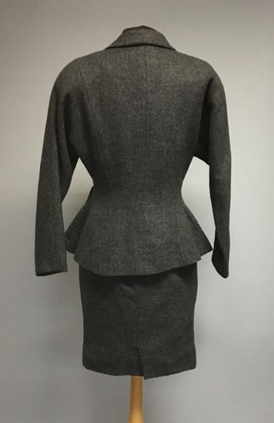 null EMMANUELLE KHANH 

Tailleur cintré en lainage gris flanelle - Taille 38