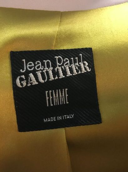 null JEAN PAUL GAULTIER

Veste à manches courtes à noeud en rayonne ivoire, circa...