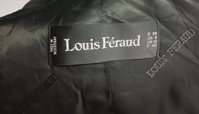 null LOUIS FERAUD 

Manteau et sa ceinture en soie et fibre composite moirée noire...