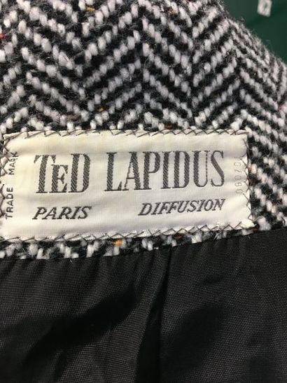 null TED LAPIDUS Diffusion 

Veste en lainage chiné à chevrons noirs et blancs -...