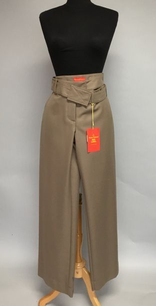 null VIVIENNE WESTWOOD Red Label

Pantalon à ceinture en lainage marron, circa 2000...