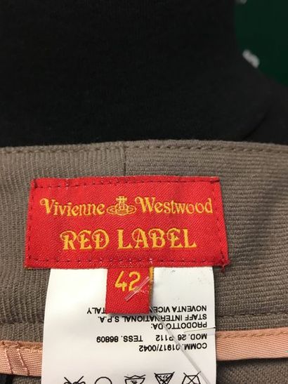 null VIVIENNE WESTWOOD Red Label

Pantalon à ceinture en lainage marron, circa 2000...