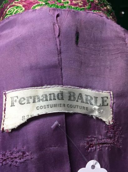 null FERNAND BARLE Costumier Couture 

Veste d'homme en lamé broché en violet et...