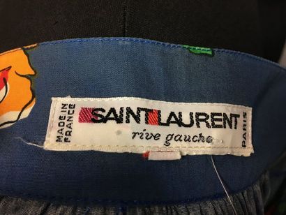 null YVES SAINT LAURENT Rive Gauche 

Robe en coton bleu imprimé de roses - Taille...