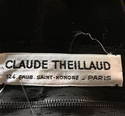 null CLAUDE THEILLAUD 124 FG ST HONORE Paris
Robe en crêpe et mousseline noir bordée...