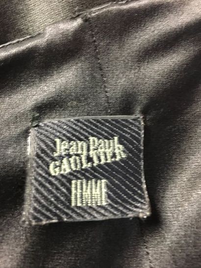 null JEAN PAUL GAULTIER 

Robe longue en fibre composite et satin noir à dos lacé...