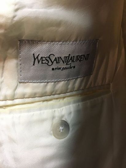 null YVES SAINT LAURENT Rive gauche 

Veste d'homme en satin de coton blanc - Taille...