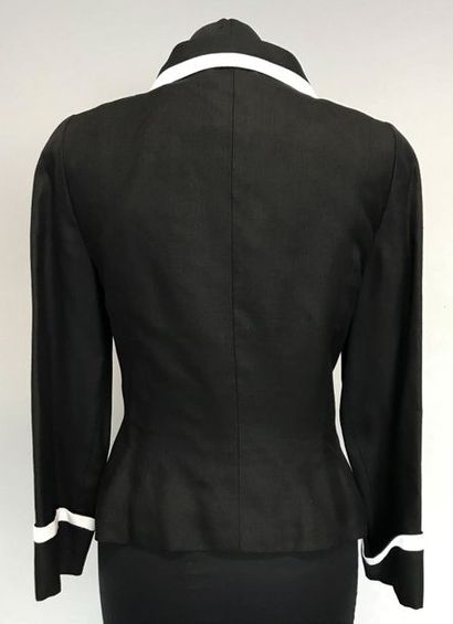 null NINA RICCI Edition Boutique Paris 

Veste courte à double boutonnage en viscose...