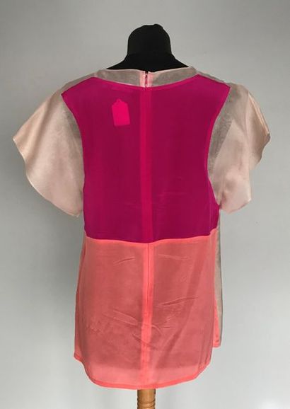 null ANTIK BATIK 

Blouse à manches courtes en organdi rose pâle et empiècements...