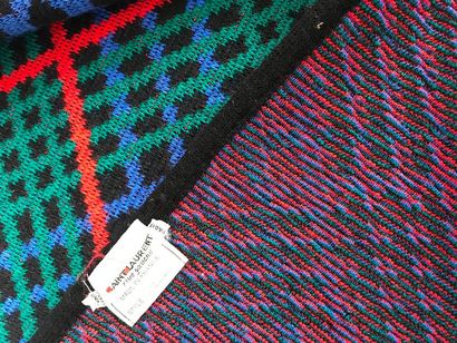 null SAINT LAURENT Rive 

Gauche grande étole en laine tricotée - 240 x 70 cm