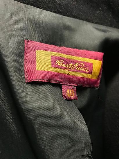 null RENATO NUCCI 

Tailleur pantalon à veste longue en flanellle noire avec ceinture...