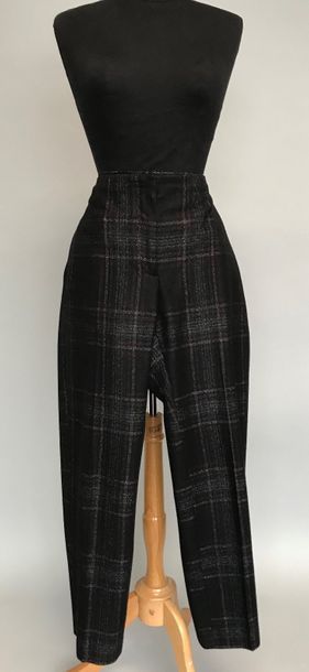 null PAUL SMITH 

Pantalon en lainage noir à carreaux - taille 46