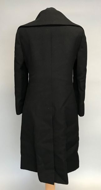 null NINA RICCI 

Manteau en lainage noir à double boutonnage - taille 38