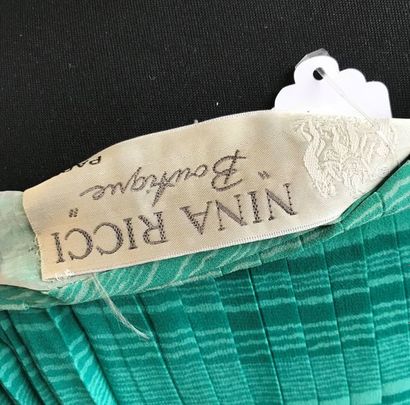 null NINA RICCI Boutique 

Robe longue plissée sans manches en crêpe de soie vert...