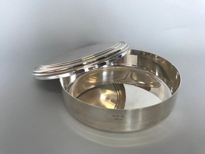 null CASSETTI

Boîte ronde couverte en métal argenté - Diamètre : 20 cm